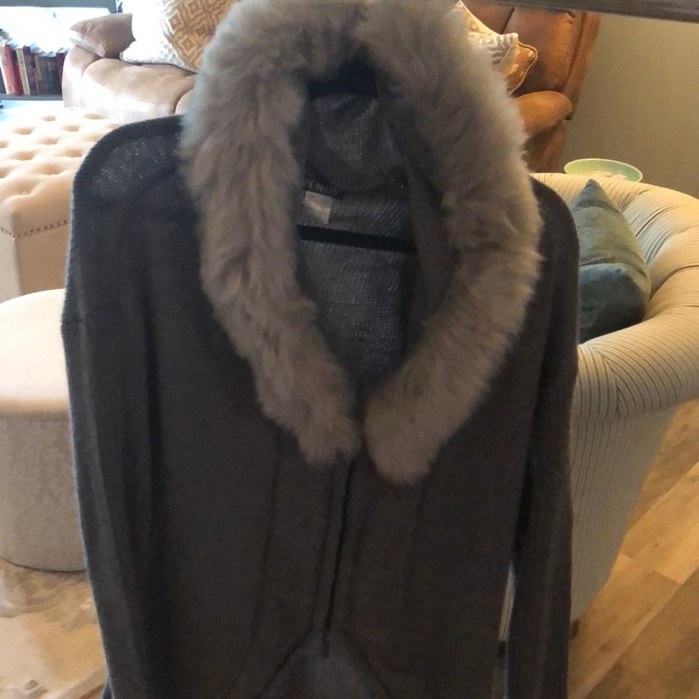 Cardigan w fur collar